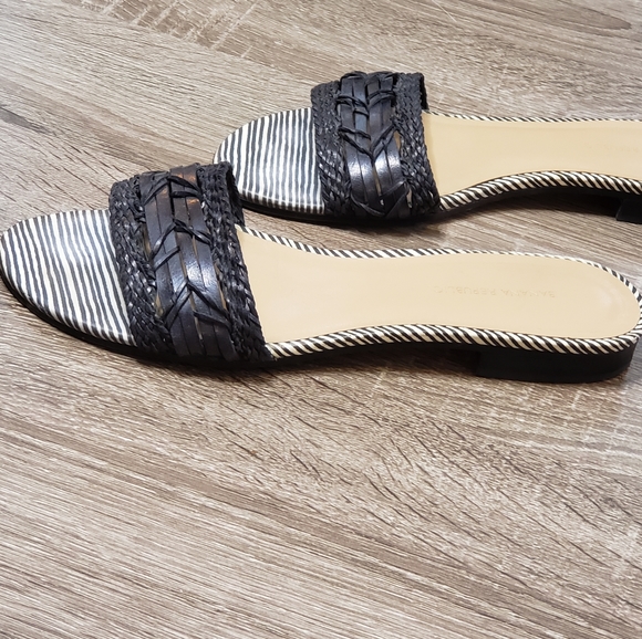 Banana Republic Black Slides 8 1/2 - Picture 2 of 4